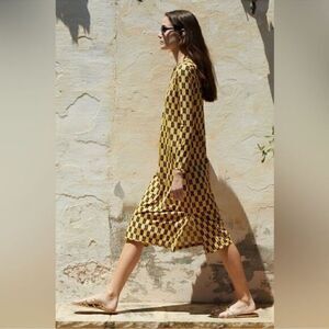 Zara‎ Geometric Printed Satin Effect Flowy Midi Dress